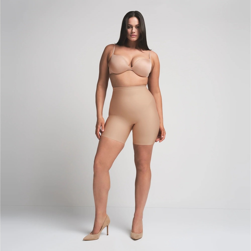 SKIMS NWOT Core Sculpt Mid-Rise Short - Size Small